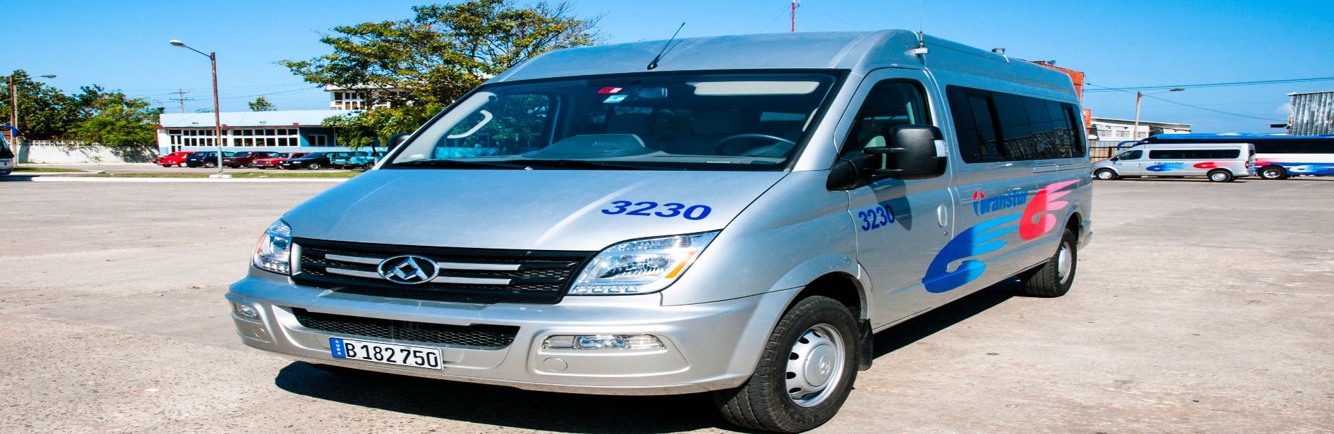 Microbus Renta Transtur, Cuba Travel